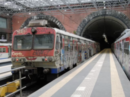 Suicidio sui binari, disagi sulla linea Circumflegrea