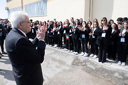 Mattarella a Casal di Principe: «La mafia ruba il futuro ai giovani»