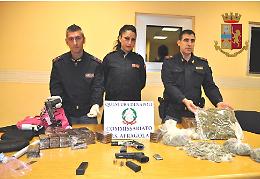 Droga in auto e tre pistole a casa, un arresto ad Afragola