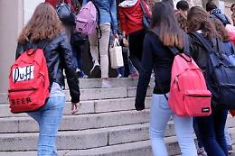 Offese a prof di Lucca: bocciati 3 bulli