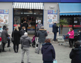 Coronavirus a Napoli, 10.467 acquisti con buoni spesa: già 3.077 nuove domande