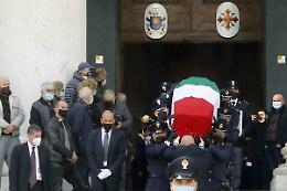 Poliziotto morto a Napoli, funerali con il capo della Polizia