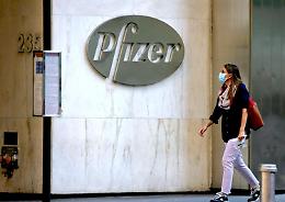 Pfizer, svelato contratto: «Dosi a prezzi alti, no responsabilità su danni»