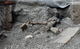 Pompei, resti di antico portale riemergono da scavo Enel