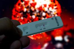 Covid, caso di doppio contagio: Omicron dopo 20 giorni Delta