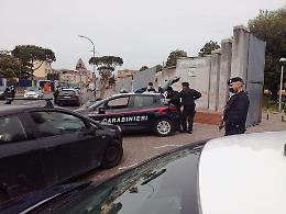Posti di blocco ad Arzano, carabinieri alla ricerca di armi e droga
