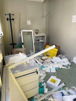Covid: raid vandalico in centro tamponi a Ercolano. Il sindaco: "Gesto schifoso"