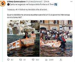 Blitz ambientalisti alla Fontana di Trevi, Sangiuliano: rituale stanco, il Ministero si costituirà parte civile
