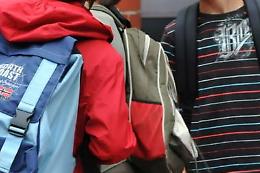 «Sono la tua fidanzata», gli sms della prof all'alunno 13enne