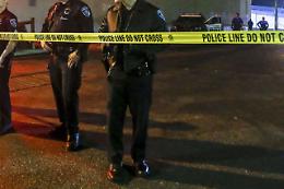 Sparatoria a Minneapolis, un morto e 11 feriti