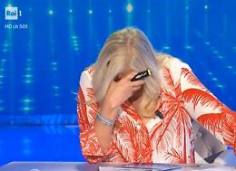 Mara Venier scoppia in lacrime a Domenica In: "Mi è cambiata la vita, non è facile"