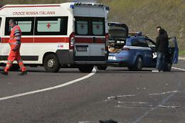 Scontro sulla Napoli-Salerno tra 8 auto: 4 feriti
