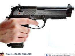 Il sindaco leghista: «250 euro a chi compra una pistola»