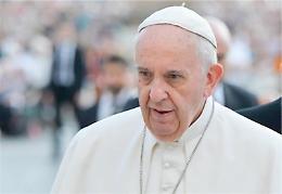 Giallo su malattia del Papa, il Vaticano smentisce