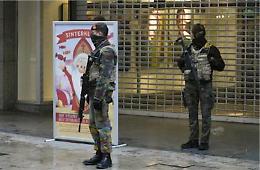 A Bruxelles è caccia ad almeno due uomini con una bomba