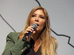 Selvaggia Lucarelli aggredita da no vax a Roma