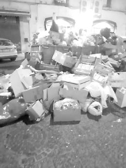 Vergini, sversamento selvaggio: il borgo la sera diventa discarica