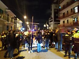 Fiaccolata delle parrocchie a Chiaiano: basta violenze
