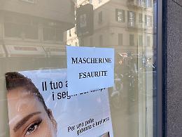 Il terrore corre sul web: «Non ci sono le mascherine»