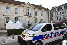 Francia, insegnante accoltellata a morte da studente