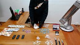 Nasconde 300 dosi di droga nella stufa: arrestata