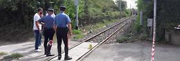 Attraversa i binari della Circum con il motorino, muore travolto dal treno