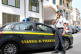 Spaccio nel Napoletano: un arresto, ferito finanziere

