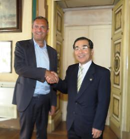 De Magistris incontra il sindaco di Kagoshima