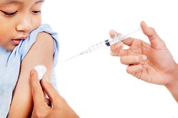 Dietrofront del Governo: vaccini obbligatori