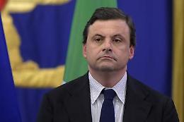 Calenda: «Mia moglie sta male, devo starle vicino»