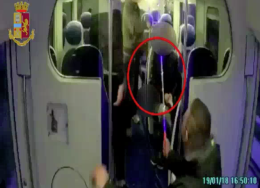 Rapina sul treno per Napoli, incastrati dalle telecamere: tre arresti VIDEO