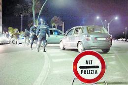 Controlli nelle zone della movida, allontanati 16 parcheggiatori abusivi 