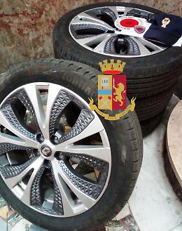 Furti di pneumatici, sgominata la banda: era l'incubo degli automobilisti