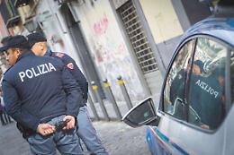 Ponticelli, fuggono in moto dalla polizia: sfiorata la rivolta contro gli agenti