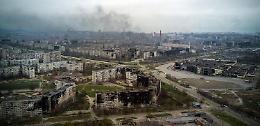 Mariupol, Russia: «Tregua solo se bandiera bianca su acciaieria Azovstal»