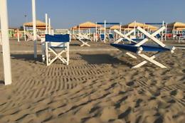 Fase 2 in Campania, De Luca riapre gli stabilimenti balneari