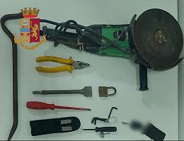 Furto in un box auto, due arresti a Portici
