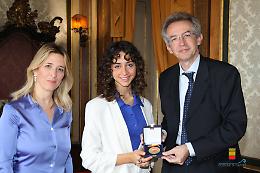 Napoli, in Comune la studentessa selezionata per le Olimpiadi di Neuroscienze