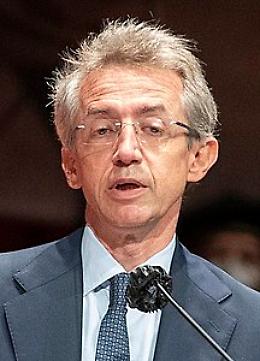 Manfredi: «Napoli cresce, non perdiamo questa opportunità»