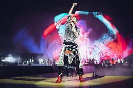 Management Jovanotti: «Eros superospite a Napoli per Pino? Magari ma difficile»