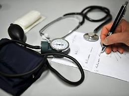 Cardiologo agli arresti domiciliari, attestava interventi mai effettuati