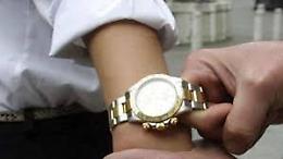 Rubavano orologi a Riccione, preso un uomo a Napoli