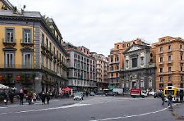 Ruba l'incasso di un bar a piazza Trieste e Trento, arrestato
