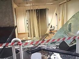Rapina da film ad Aversa, strade bloccate da camion
