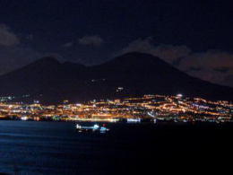 Un boato, Napoli al buio da mezzanotte alle due