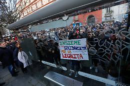 «Siamo tutti Arturo»: in migliaia al corteo di solidarietà