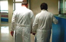 Bimbo nato morto, 8 mesi al medico