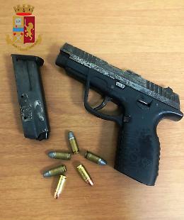 Sedicenne in giro con pistola e colpo in canna, choc a Posillipo