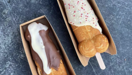 Sexy pasticceria al Vomero, scoppia la polemica