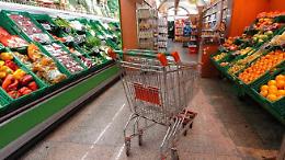 Napoli, l’inflazione brucia due stipendi per ogni famiglia